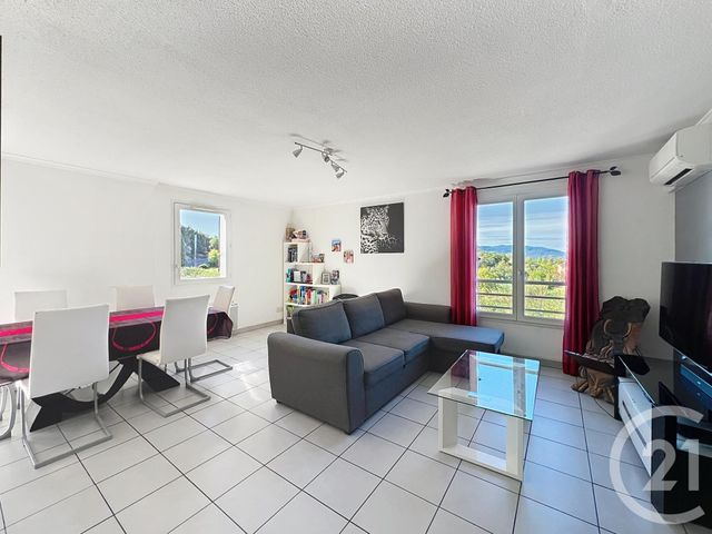 Appartement T3 à vendre - 3 pièces - 68 m2 - Frejus - 83 - PROVENCE-ALPES-COTE-D-AZUR