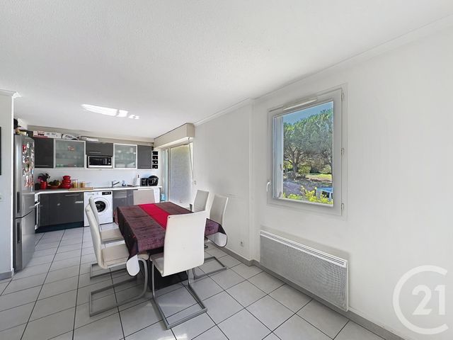 Appartement T3 à vendre - 3 pièces - 68 m2 - Frejus - 83 - PROVENCE-ALPES-COTE-D-AZUR