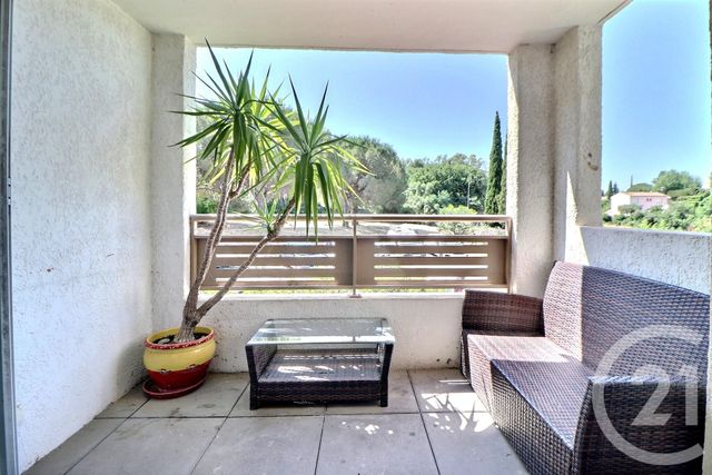 Appartement T3 à vendre - 3 pièces - 68 m2 - Frejus - 83 - PROVENCE-ALPES-COTE-D-AZUR