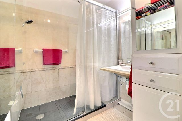 Appartement T2 à vendre - 2 pièces - 43,20 m2 - Frejus - 83 - PROVENCE-ALPES-COTE-D-AZUR