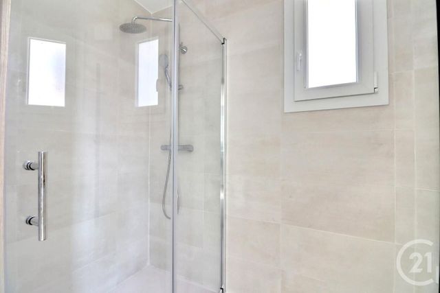 Appartement T3 à vendre - 3 pièces - 64,80 m2 - St Aygulf - 83 - PROVENCE-ALPES-COTE-D-AZUR