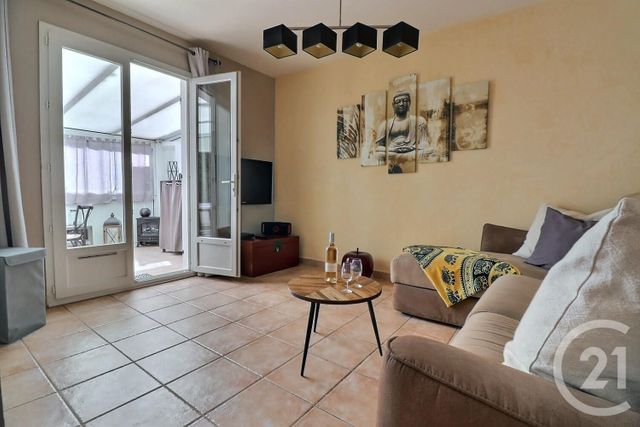 Appartement T2 à vendre - 3 pièces - 48,12 m2 - St Raphael - 83 - PROVENCE-ALPES-COTE-D-AZUR