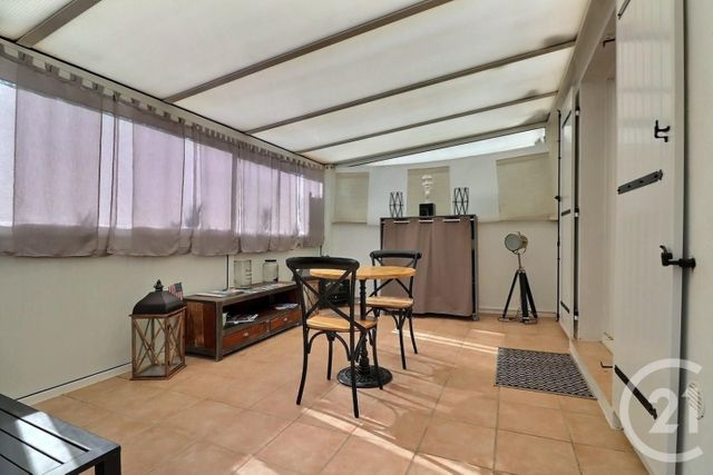 Appartement T2 à vendre - 3 pièces - 48,12 m2 - St Raphael - 83 - PROVENCE-ALPES-COTE-D-AZUR