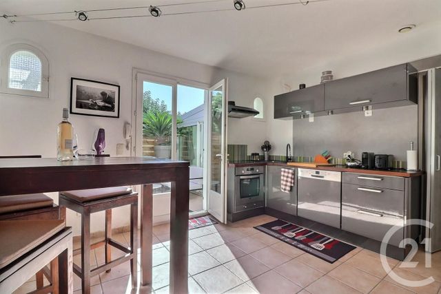 Appartement T2 à vendre - 3 pièces - 48,12 m2 - St Raphael - 83 - PROVENCE-ALPES-COTE-D-AZUR