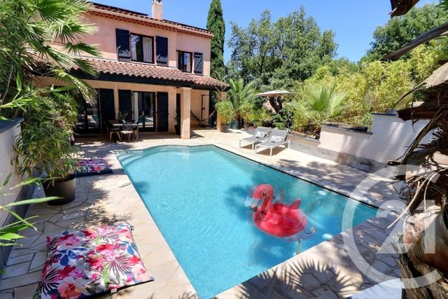 Maison à vendre - 5 pièces - 125 m2 - Frejus - 83 - PROVENCE-ALPES-COTE-D-AZUR