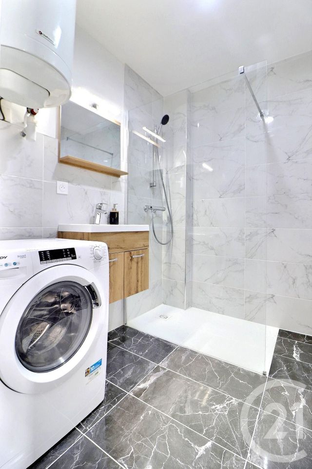 Appartement T3 à vendre - 3 pièces - 48,17 m2 - St Raphael - 83 - PROVENCE-ALPES-COTE-D-AZUR