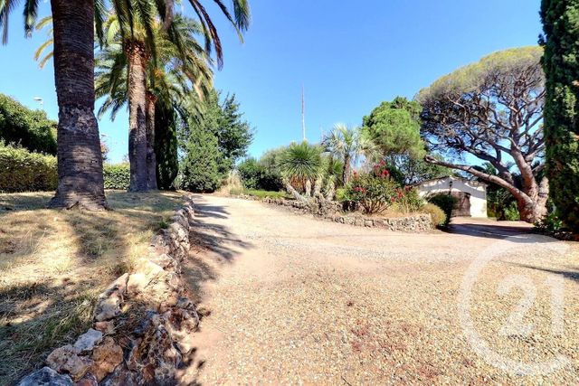 Maison à vendre - 9 pièces - 237 m2 - Frejus - 83 - PROVENCE-ALPES-COTE-D-AZUR