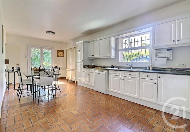 Maison à vendre - 9 pièces - 237 m2 - Frejus - 83 - PROVENCE-ALPES-COTE-D-AZUR