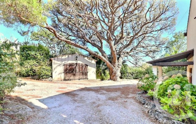 Maison à vendre - 9 pièces - 237 m2 - Frejus - 83 - PROVENCE-ALPES-COTE-D-AZUR