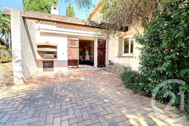 Maison à vendre - 9 pièces - 237 m2 - Frejus - 83 - PROVENCE-ALPES-COTE-D-AZUR