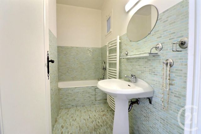 Maison à vendre - 9 pièces - 237 m2 - Frejus - 83 - PROVENCE-ALPES-COTE-D-AZUR