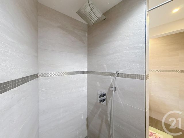 Appartement T4 à vendre - 4 pièces - 89,69 m2 - Frejus - 83 - PROVENCE-ALPES-COTE-D-AZUR