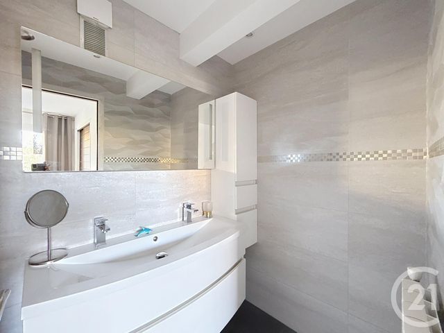 Appartement T4 à vendre - 4 pièces - 89,69 m2 - Frejus - 83 - PROVENCE-ALPES-COTE-D-AZUR