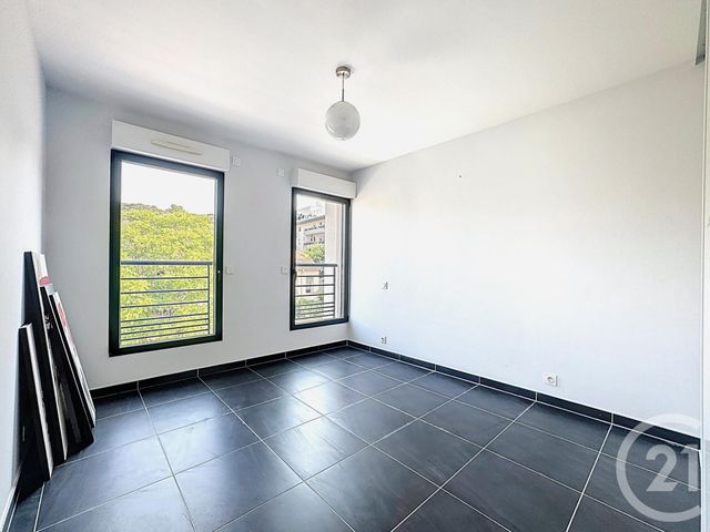 Appartement T3 à vendre - 3 pièces - 77,31 m2 - St Raphael - 83 - PROVENCE-ALPES-COTE-D-AZUR