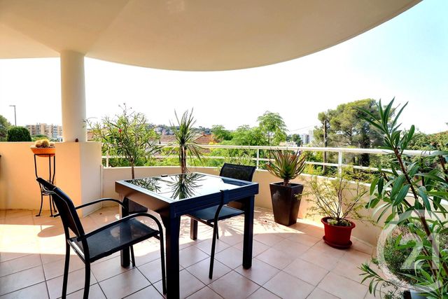 Appartement T3 à vendre - 3 pièces - 69 m2 - St Raphael - 83 - PROVENCE-ALPES-COTE-D-AZUR