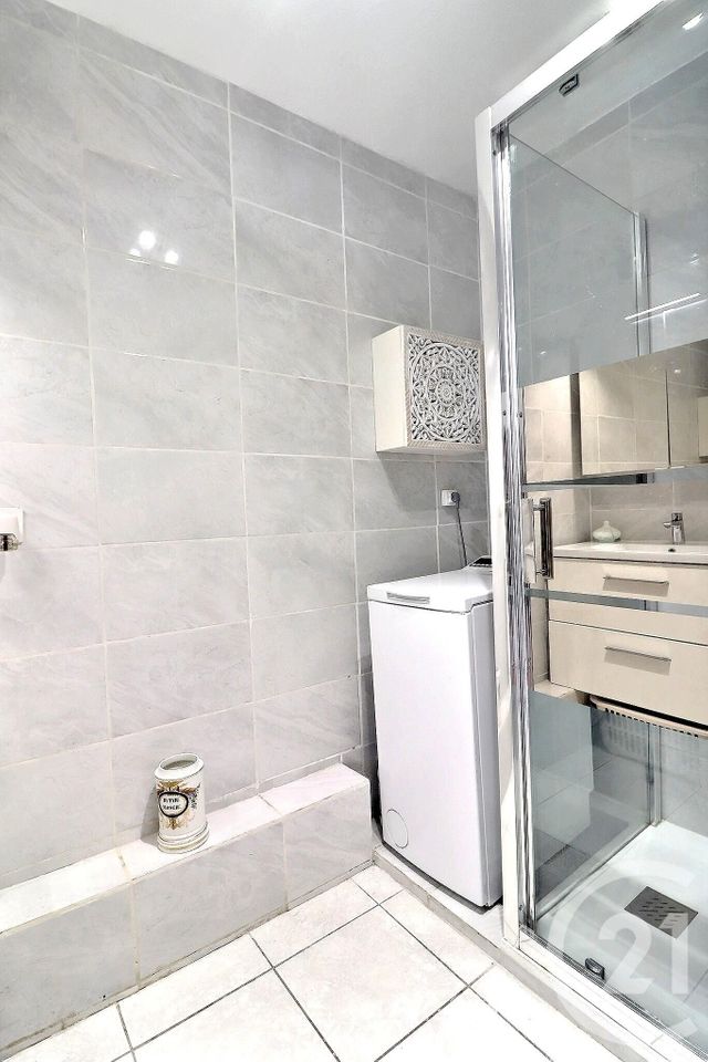 Appartement T3 à vendre - 3 pièces - 69 m2 - St Raphael - 83 - PROVENCE-ALPES-COTE-D-AZUR