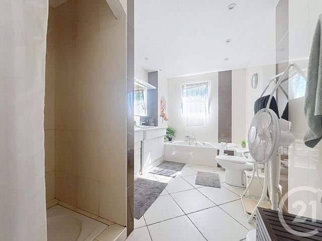 Maison &agrave; vendre - 8 pi&egrave;ces - 264,15 m2 - Roquebrune Sur Argens - 83 - PROVENCE-ALPES-COTE-D-AZUR