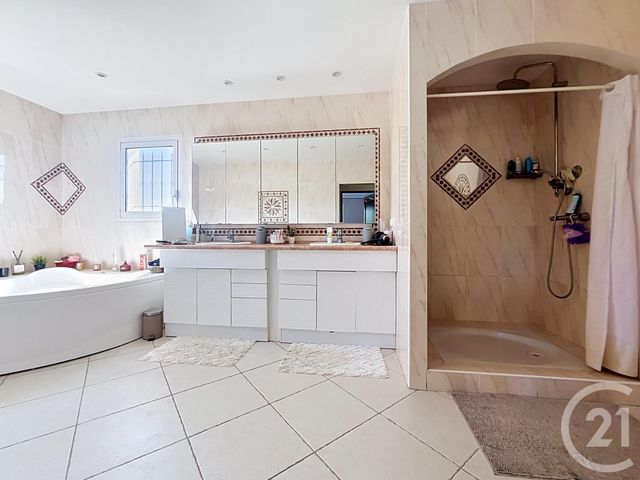 Maison &agrave; vendre - 8 pi&egrave;ces - 264,15 m2 - Roquebrune Sur Argens - 83 - PROVENCE-ALPES-COTE-D-AZUR