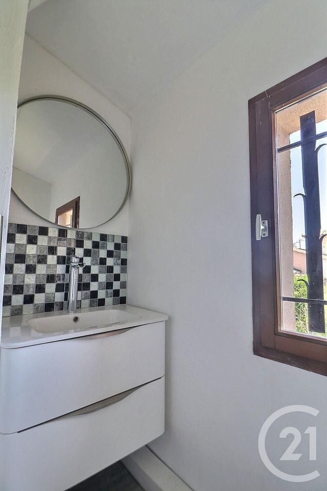 Afficher la photo en grand Maison à vendre - 5 pièces - 112 m2 - Frejus - 83 - PROVENCE-ALPES-COTE-D-AZUR
