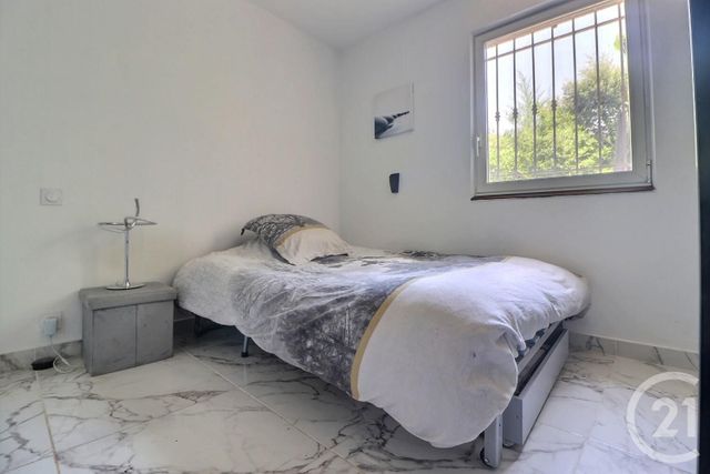 Afficher la photo en grand Maison à vendre - 5 pièces - 112 m2 - Frejus - 83 - PROVENCE-ALPES-COTE-D-AZUR