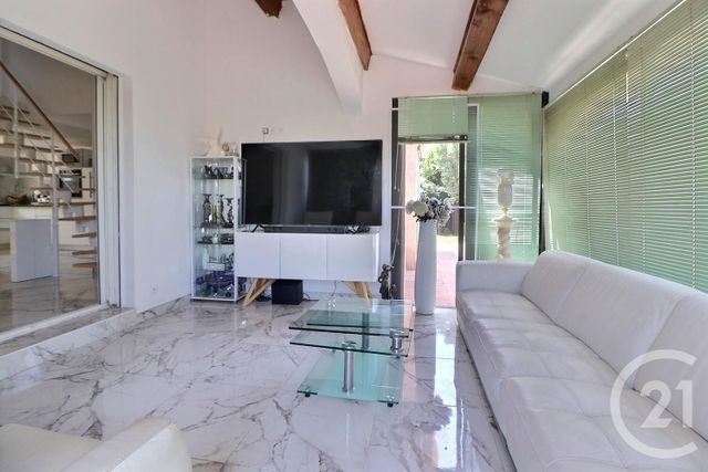 Afficher la photo en grand Maison à vendre - 5 pièces - 112 m2 - Frejus - 83 - PROVENCE-ALPES-COTE-D-AZUR