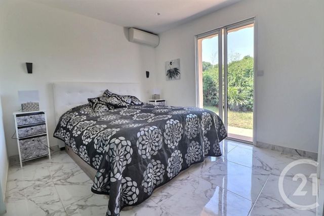 Afficher la photo en grand Maison à vendre - 5 pièces - 112 m2 - Frejus - 83 - PROVENCE-ALPES-COTE-D-AZUR