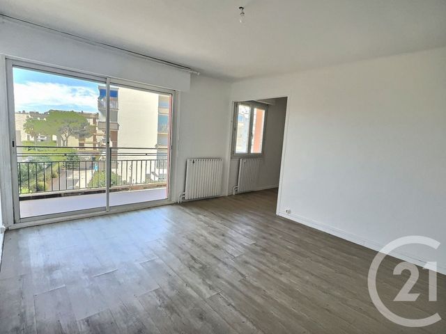 Appartement T4 à vendre - 4 pièces - 73 m2 - Frejus - 83 - PROVENCE-ALPES-COTE-D-AZUR