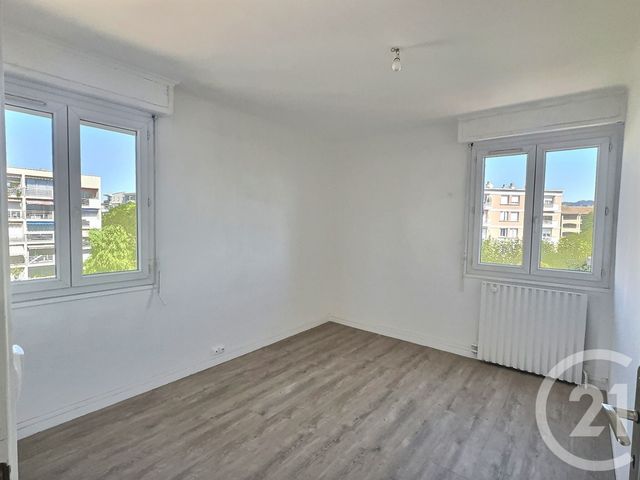 Afficher la photo en grand Appartement T4 à vendre - 4 pièces - 73 m2 - Frejus - 83 - PROVENCE-ALPES-COTE-D-AZUR