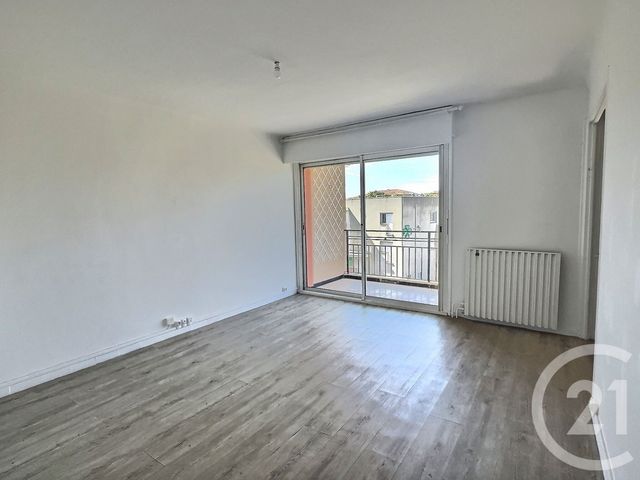 Afficher la photo en grand Appartement T4 à vendre - 4 pièces - 73 m2 - Frejus - 83 - PROVENCE-ALPES-COTE-D-AZUR