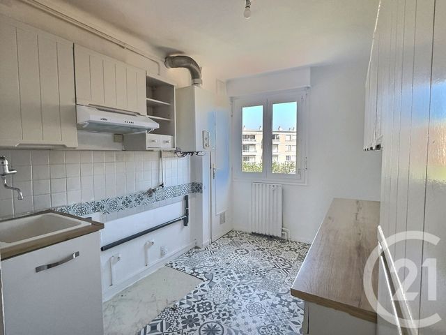 Afficher la photo en grand Appartement T4 à vendre - 4 pièces - 73 m2 - Frejus - 83 - PROVENCE-ALPES-COTE-D-AZUR