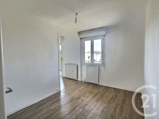 Afficher la photo en grand Appartement T4 à vendre - 4 pièces - 73 m2 - Frejus - 83 - PROVENCE-ALPES-COTE-D-AZUR
