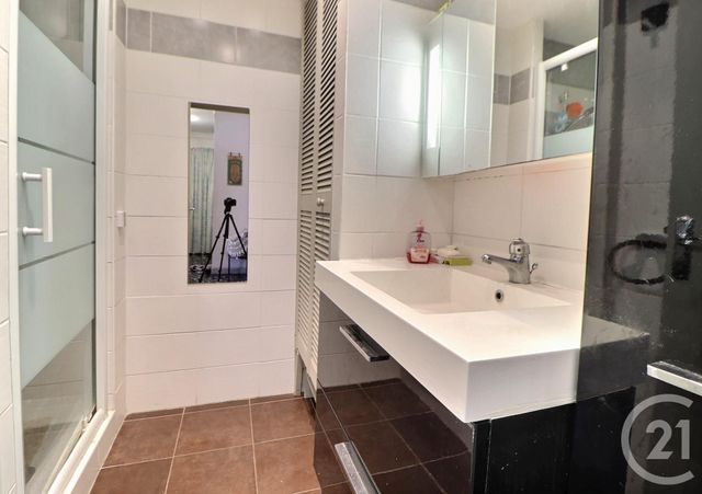 Appartement T2 à vendre - 2 pièces - 49,76 m2 - Frejus - 83 - PROVENCE-ALPES-COTE-D-AZUR