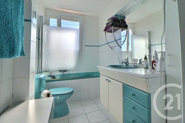 Afficher la photo en grand Appartement T2 à vendre - 2 pièces - 41,76 m2 - Frejus - 83 - PROVENCE-ALPES-COTE-D-AZUR