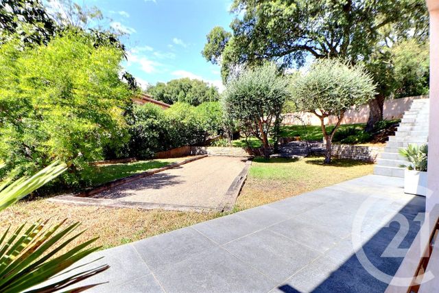 Maison à vendre - 5 pièces - 121 m2 - St Raphael - 83 - PROVENCE-ALPES-COTE-D-AZUR