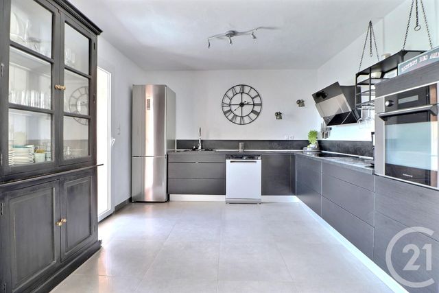 Maison à vendre - 5 pièces - 121 m2 - St Raphael - 83 - PROVENCE-ALPES-COTE-D-AZUR