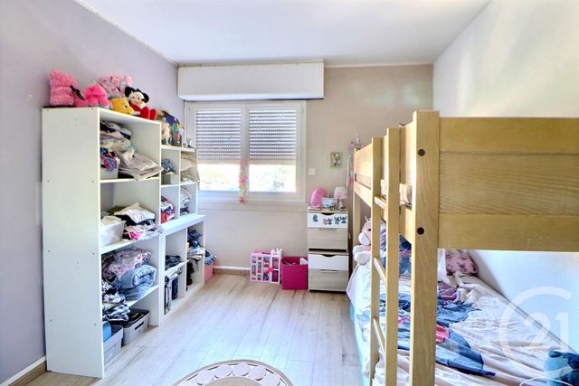 Appartement T4 à vendre - 4 pièces - 76 m2 - Frejus - 83 - PROVENCE-ALPES-COTE-D-AZUR