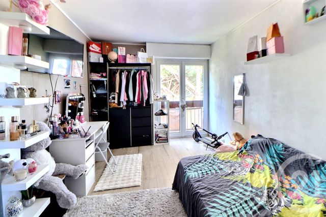 Appartement T4 à vendre - 4 pièces - 76 m2 - Frejus - 83 - PROVENCE-ALPES-COTE-D-AZUR