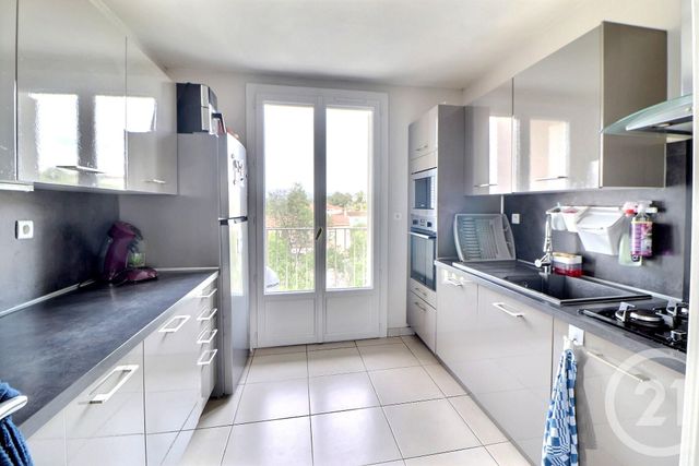Appartement T4 à vendre - 4 pièces - 91 m2 - St Raphael - 83 - PROVENCE-ALPES-COTE-D-AZUR