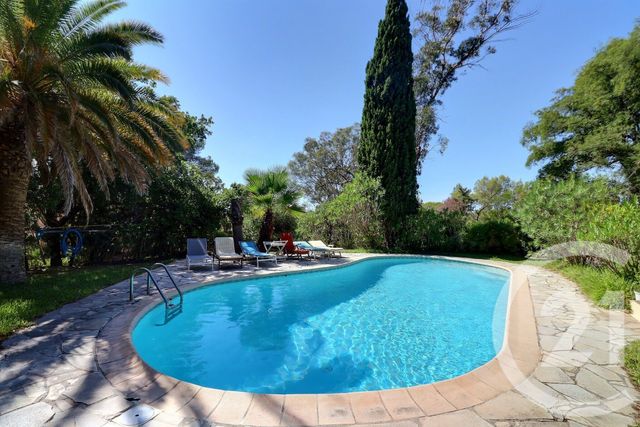 Maison à vendre - 7 pièces - 150 m2 - Frejus - 83 - PROVENCE-ALPES-COTE-D-AZUR