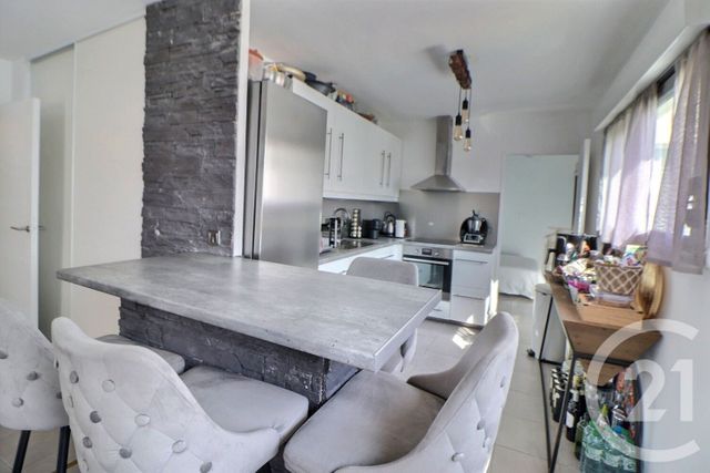 Appartement F3 à vendre - 3 pièces - 68,40 m2 - Frejus - 83 - PROVENCE-ALPES-COTE-D-AZUR