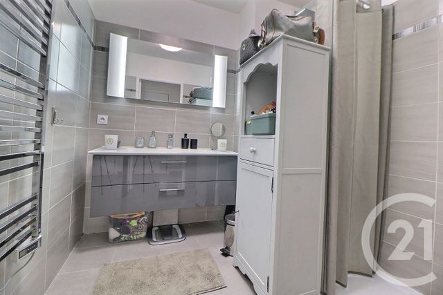 Appartement F3 à vendre - 3 pièces - 68,40 m2 - Frejus - 83 - PROVENCE-ALPES-COTE-D-AZUR