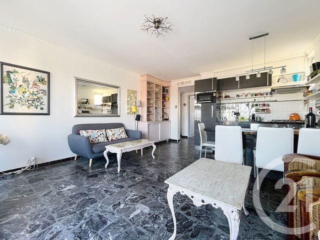 Appartement T3 à vendre - 3 pièces - 53,92 m2 - Frejus - 83 - PROVENCE-ALPES-COTE-D-AZUR