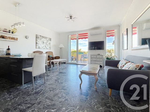 Appartement T3 à vendre - 3 pièces - 53,92 m2 - Frejus - 83 - PROVENCE-ALPES-COTE-D-AZUR
