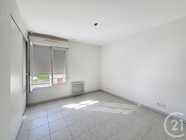 Appartement F3 à vendre - 3 pièces - 76,40 m2 - Frejus - 83 - PROVENCE-ALPES-COTE-D-AZUR