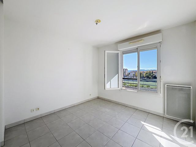 Appartement F3 à vendre - 3 pièces - 76,40 m2 - Frejus - 83 - PROVENCE-ALPES-COTE-D-AZUR