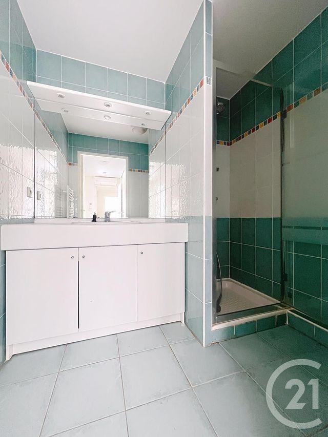 Appartement F3 à vendre - 3 pièces - 76,40 m2 - Frejus - 83 - PROVENCE-ALPES-COTE-D-AZUR