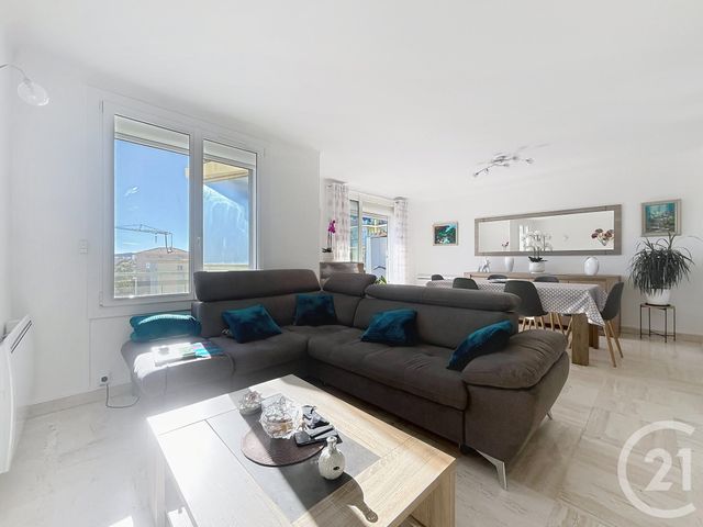 Afficher la photo en grand Appartement F4 à vendre - 4 pièces - 73 m2 - Frejus - 83 - PROVENCE-ALPES-COTE-D-AZUR