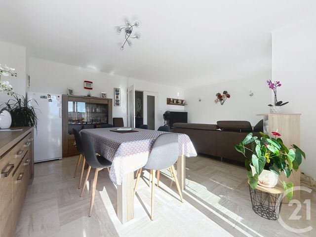 Afficher la photo en grand Appartement F4 à vendre - 4 pièces - 73 m2 - Frejus - 83 - PROVENCE-ALPES-COTE-D-AZUR