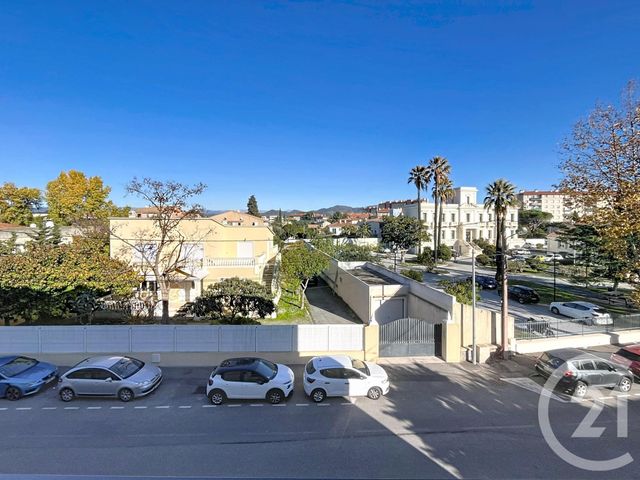 Appartement F2 à vendre - 2 pièces - 43 m2 - Frejus - 83 - PROVENCE-ALPES-COTE-D-AZUR
