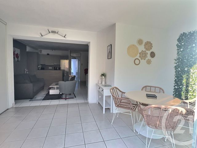 Afficher la photo en grand Appartement T2 à vendre - 2 pièces - 52,35 m2 - Frejus - 83 - PROVENCE-ALPES-COTE-D-AZUR
